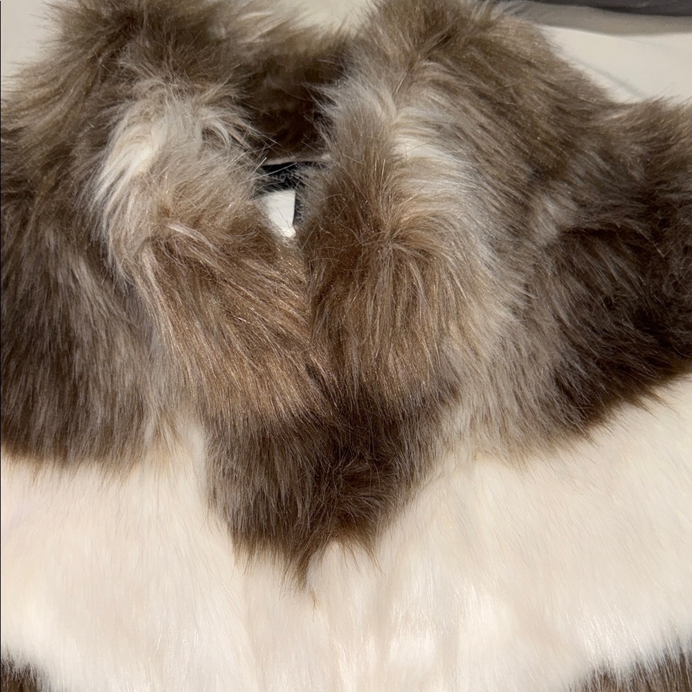 White House Black Marrket Faux Fur Striped Vest in Brown and White Size S - Picture 3 of 7